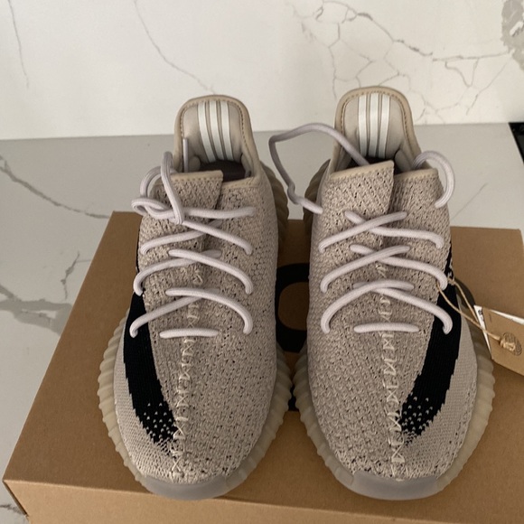 Yeezy boost 350 - Picture 2 of 4
